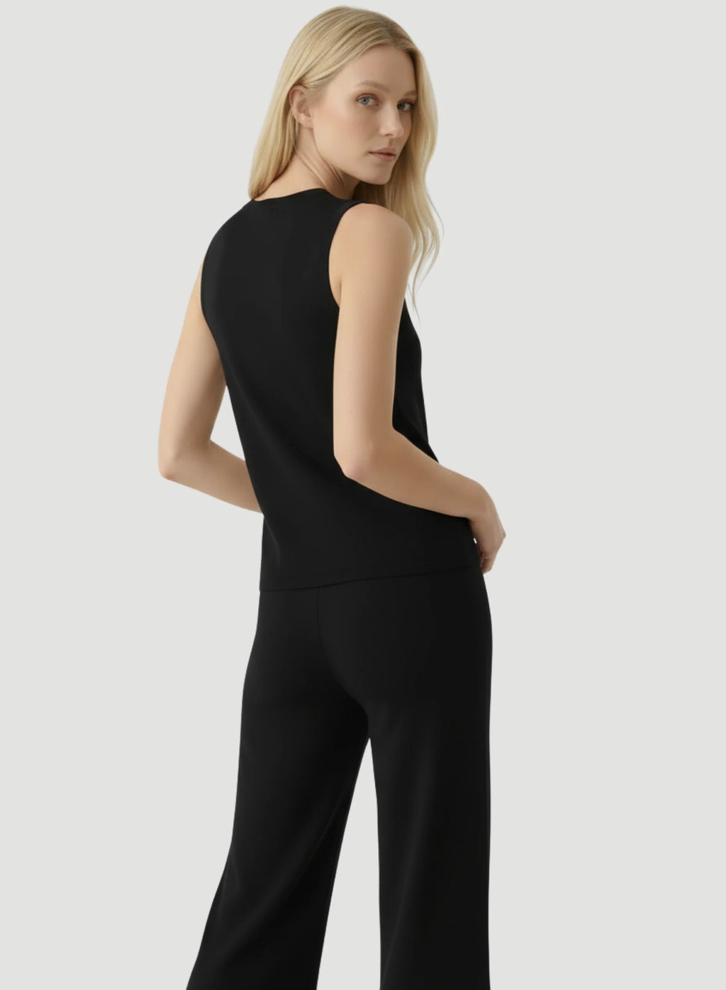 100% Machine Washable Cashmere Sleeveless Crewneck T-Shirt