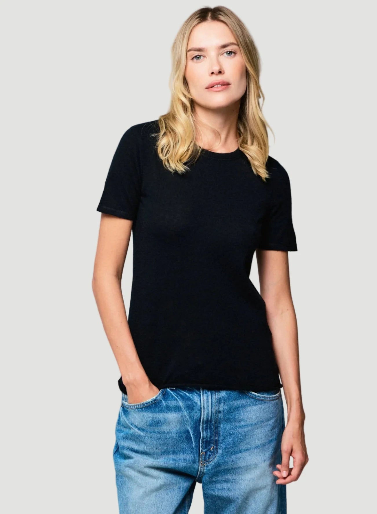 100% Machine Washable Cashmere Short Sleeve Crewneck T-Shirt