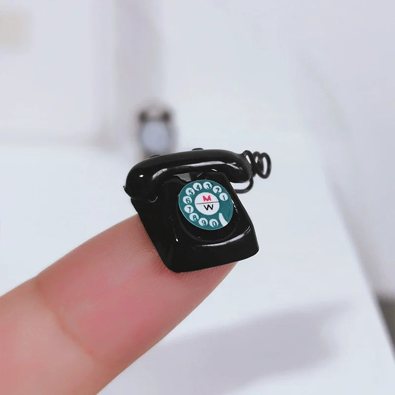 1:12 Home Decor Figurines Alloy Vintage Rotary Telephone Mini Retro Phone Model Miniature Phone Dollhouse Baby House Accessories